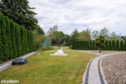 Dom z krytym basenem i prywatnym stawem!