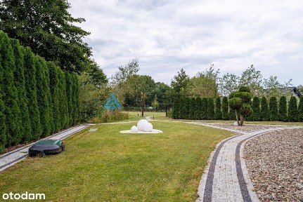 Dom z krytym basenem i prywatnym stawem!