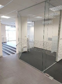 LOKAL DO WYNAJĘCIA Po banku ścisłe centrum