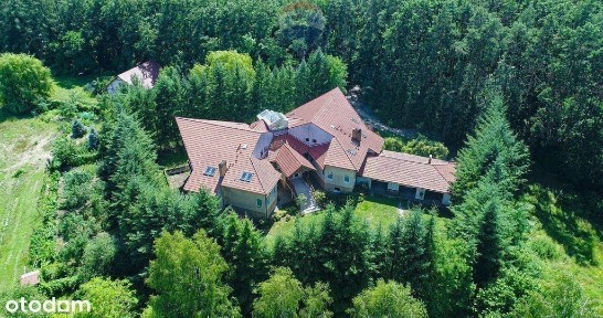 Świetnie Położony Bardzo Duży Dom Mieszkalny