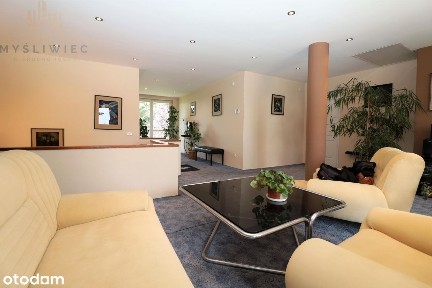 Pokój w okazałym domu pod Krakowem/ taras/ parking