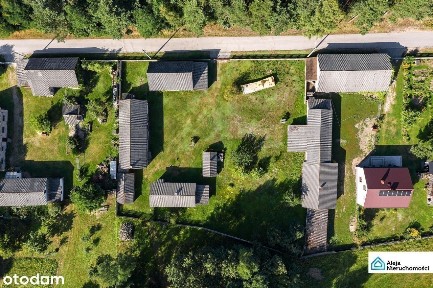 Dom z zabudowaniami gospodarczmi, ziemia plus las