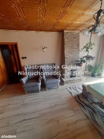 Dom z budynkiem gospodarczym