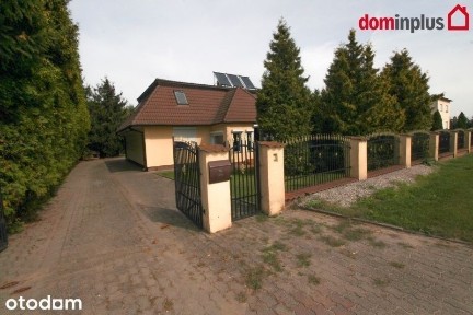 Dom wolnostojący z poddaszem użytkowym, 6 pokoi, garderoba, taras