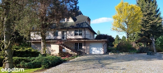 Przepiękny Dom z Magicznym Ogrodem