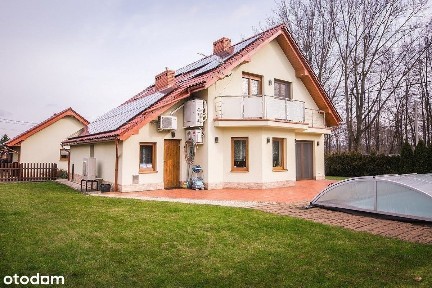 Elegancki Dom z Basenem, Domkiem dla Gości