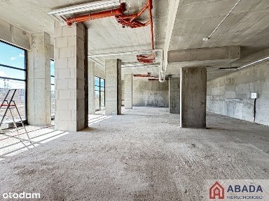 Przeszklony lokal, 3 wejścia duże nowe osiedle