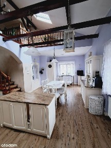 Dom parterowy z użyt. poddaszem o pow. 240 m2, działka 1700m2, Wolica