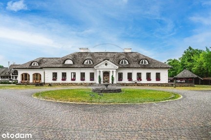 Zabytkowy Dwór w Pobliżu Warszawy