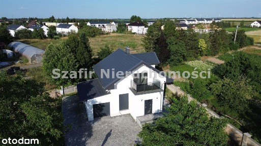 Luksusowy Dom z Dużym Ogrodem w Janikowie