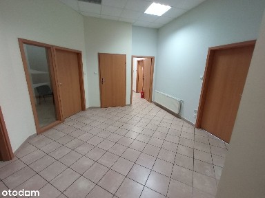 Powierzchnia biurowa w budynku z windą