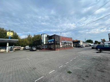 Plac handlowo/usługowy przy Biedronce, Stacji Paliw skrzyżowDK42/DW728