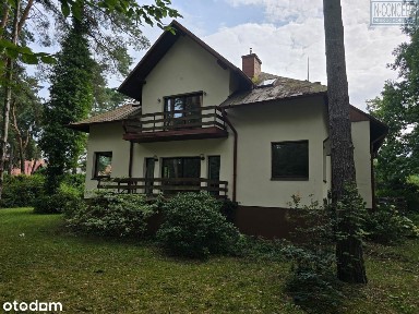 Duży rodzinny dom w cichej okolicy