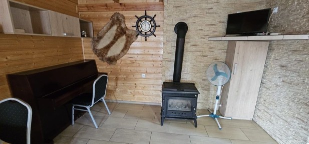 Domek ze stawem w Bieszkowie