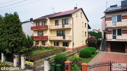 Dom z budynkiem gospodarczym w Biłgoraju