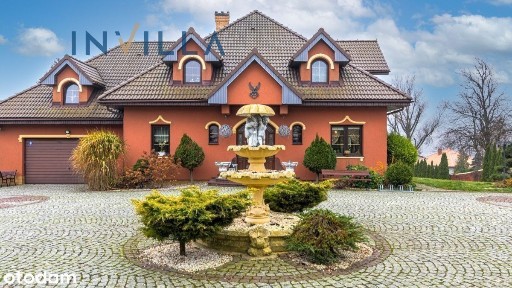 Elegancki Dom W Stylu Pałacowym