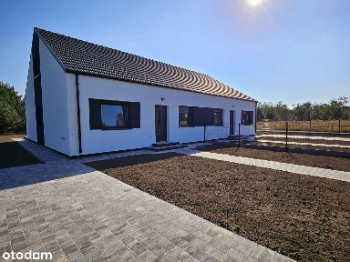 Ostatni budynek w cenie 499 000 PLN / prawa strona