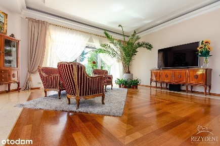 Przytulny dom na pięknej działce czeka na Ciebie