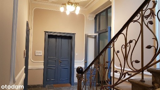 Biuro-parter w centrum biurowym wynajmę parking 0