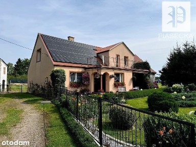 Dom z dużą działką, fotowoltaiką i pompą ciepła