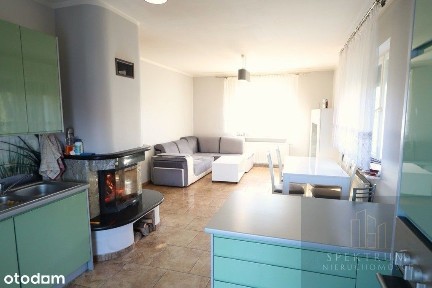 Dom dwurodzinny z dodatkowym mieszkaniem