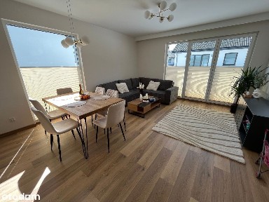 Nowy parterowy dom z umeblowaniem i wyposażeniem