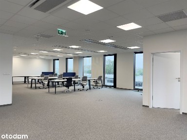 Gotowe biuro w nowoczesnym budynku