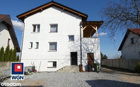 Dom z fotowoltaiką.