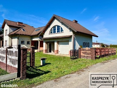 Działka z domem do wykończenia w Besku.