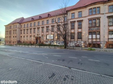 Budynek MIESZKALNO - USŁUGOWY w centrum miasta