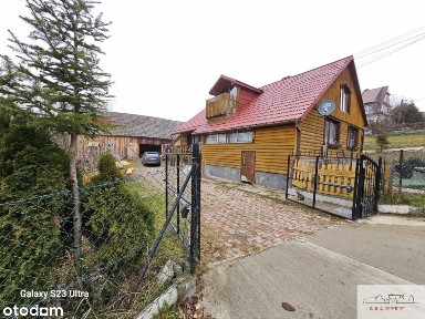 Drewniany dom w Mochnaczce