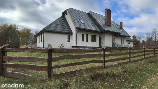 Dom na skraju Puszczy Białowieskiej.