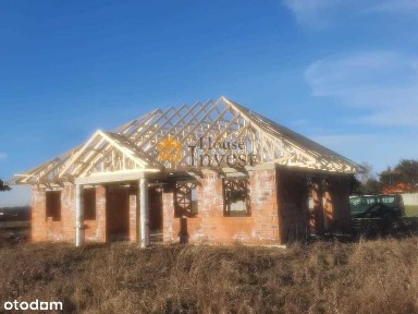 Nowy dom w stanie deweloperskim