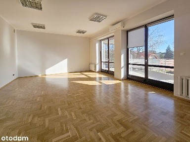 Lokal z balkonem