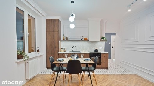 Ścisłe Centrum! 3 pokoje, 51,8m², 1 piętro! Balkon, garderoba, wow!