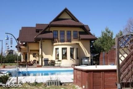 Hotel, kort tenisowy, basen, jacuzzi, sauna