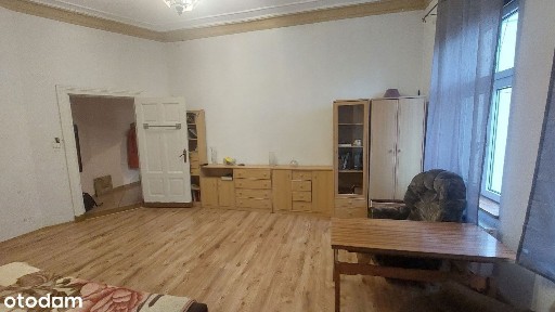 Przestronny lokal w kamienicy-centrum - nowa cena