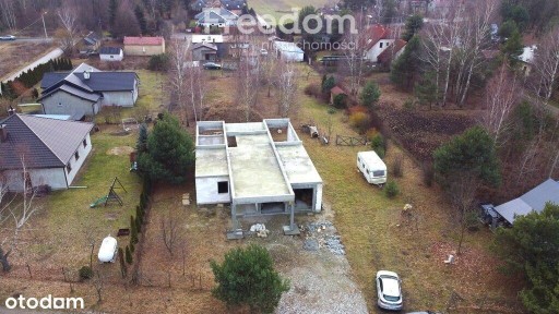 Duża działka z domem w trakcie budowy