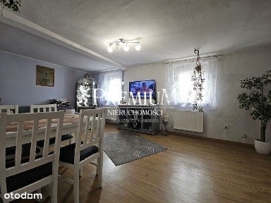 Dom wolno stojący z lat 30-tych na dużej