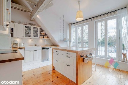 Jagiellończyka, loftowy apartament na II piętrze