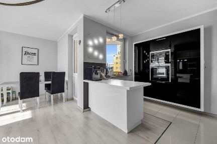 Oddzielna widna kuchnia Okna na 3 strony Garderoba