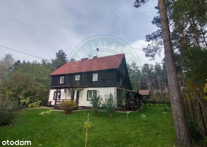 Klimatyczny dom w Zakąciu otoczony lasem