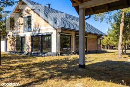 Garaż, Olbrzymi Salon, Sypialnie z łazienkami