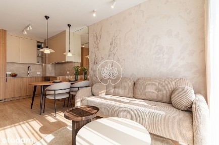 BEZPOŚREDNIO/ Kawalerka z balkonem / Winda/ Wykończona 