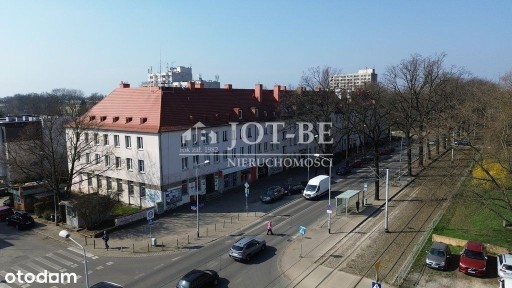 Witryny/ Główna ulica / 2 wejścia