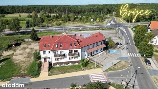 Działający hotel przy drodze krajowej 92 - Brójce