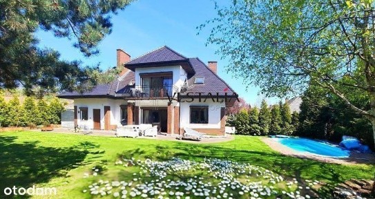 Stylowy dworek na zamkniętym osiedlu w Sosnowcu