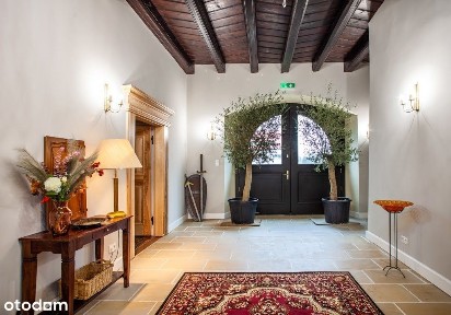 Odrestaurowany-funkcjonujacy-dwór w górach-pensjonat-Wałbrzych 24 km