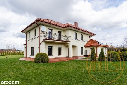 Piękna dwurodzinna willa przy granicy z W-WA