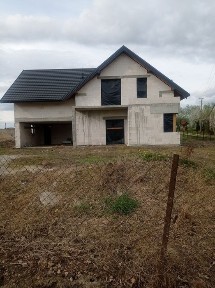 Dom w stanie surowym